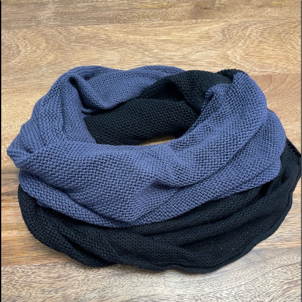 Lululemon Knit Infinity Scarf